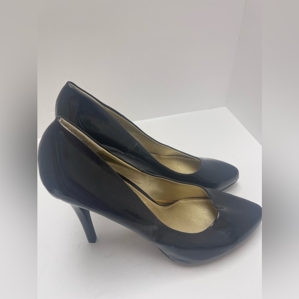 Sexy black heel by Christian Siriano Size 12